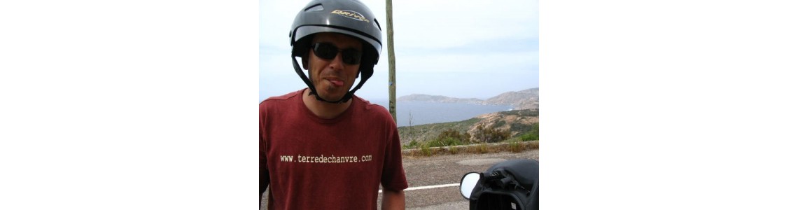 ⿇ TEE-SHIRTS